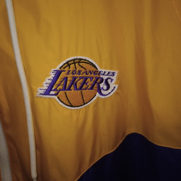 Nike full zip Windrunner sz XXL Lakers - Picture 7 of 7